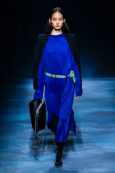 Look 30